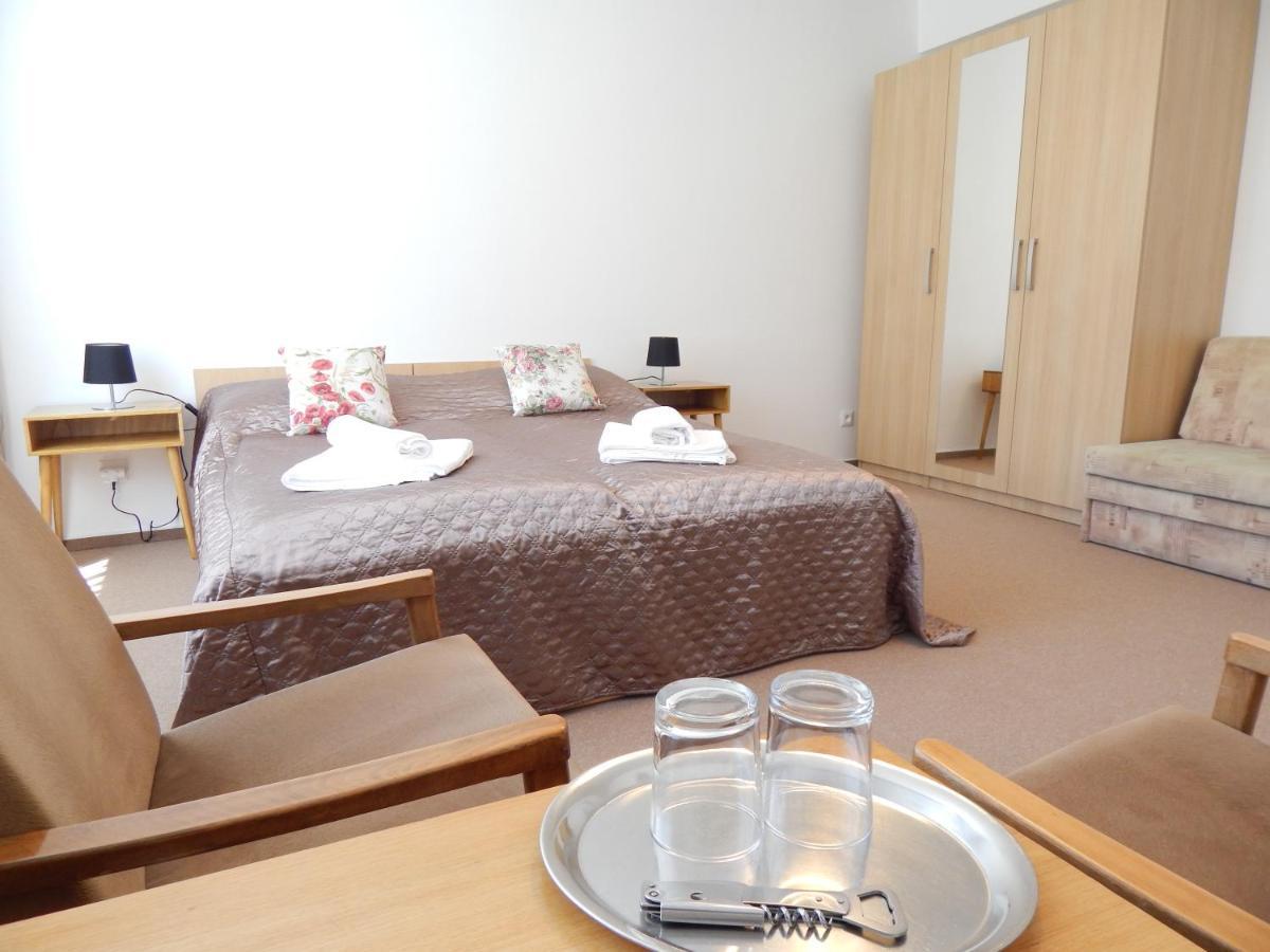 Apartmany Vila Juraj เตรนชิอาสกี เตปลิตเซ ภายนอก รูปภาพ