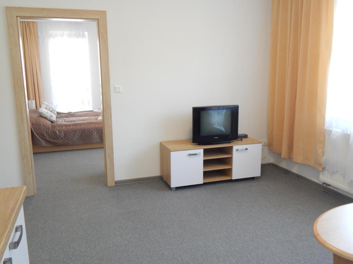 Apartmany Vila Juraj เตรนชิอาสกี เตปลิตเซ ภายนอก รูปภาพ