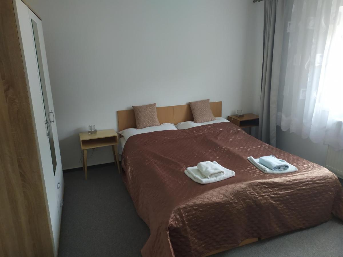 Apartmany Vila Juraj เตรนชิอาสกี เตปลิตเซ ภายนอก รูปภาพ