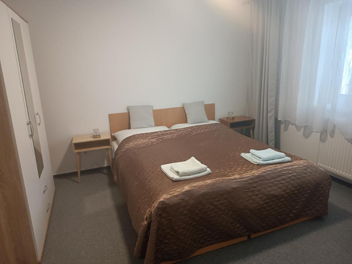 Apartmany Vila Juraj เตรนชิอาสกี เตปลิตเซ ภายนอก รูปภาพ
